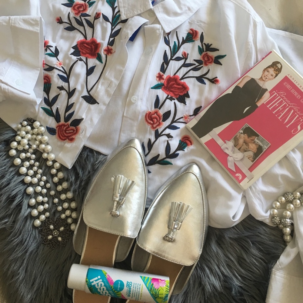 White button-up, flower 🌺 embroidery blouse